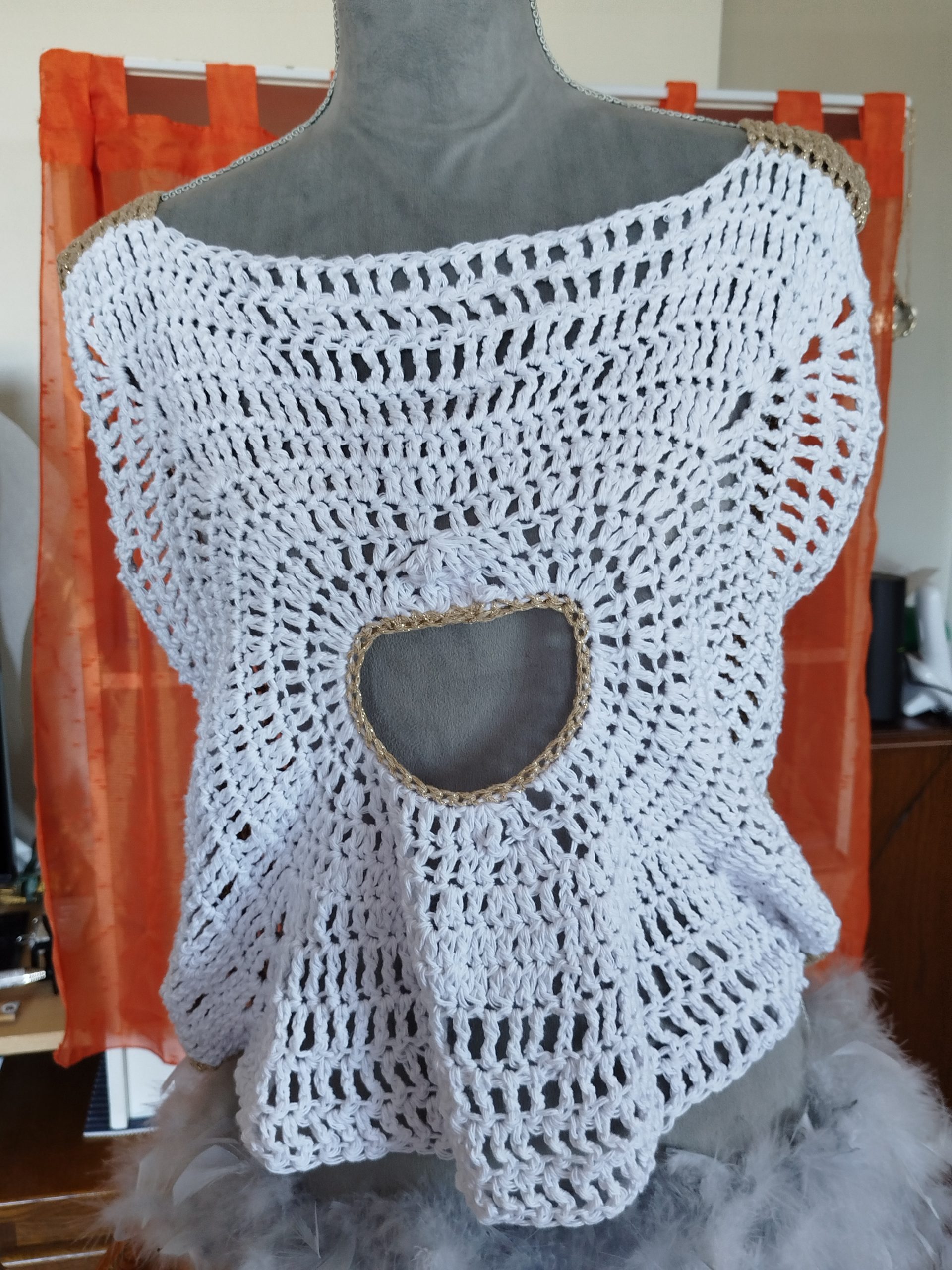 T-shirt blanc et doré taille 42/44 coton/acrylique